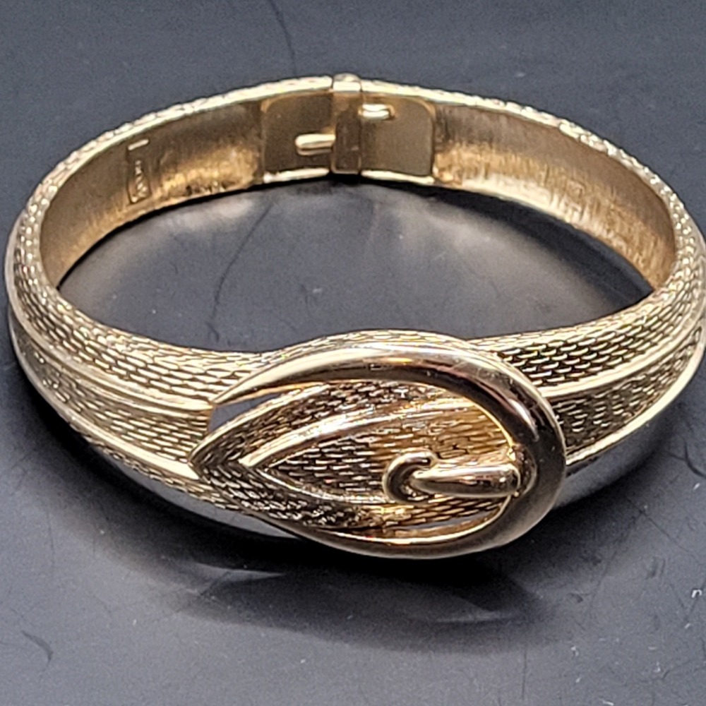 Vintage Avon Gold Tone Buckle Hinged Bangle Bracelet 70s 80s
